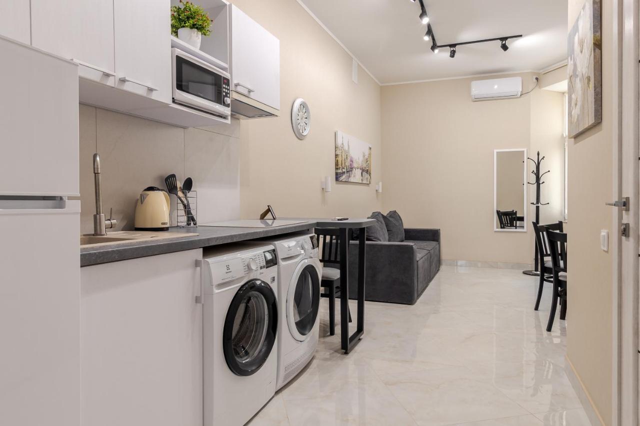 Luxury Flat In Downtown 2 Apartamento Lviv Exterior foto